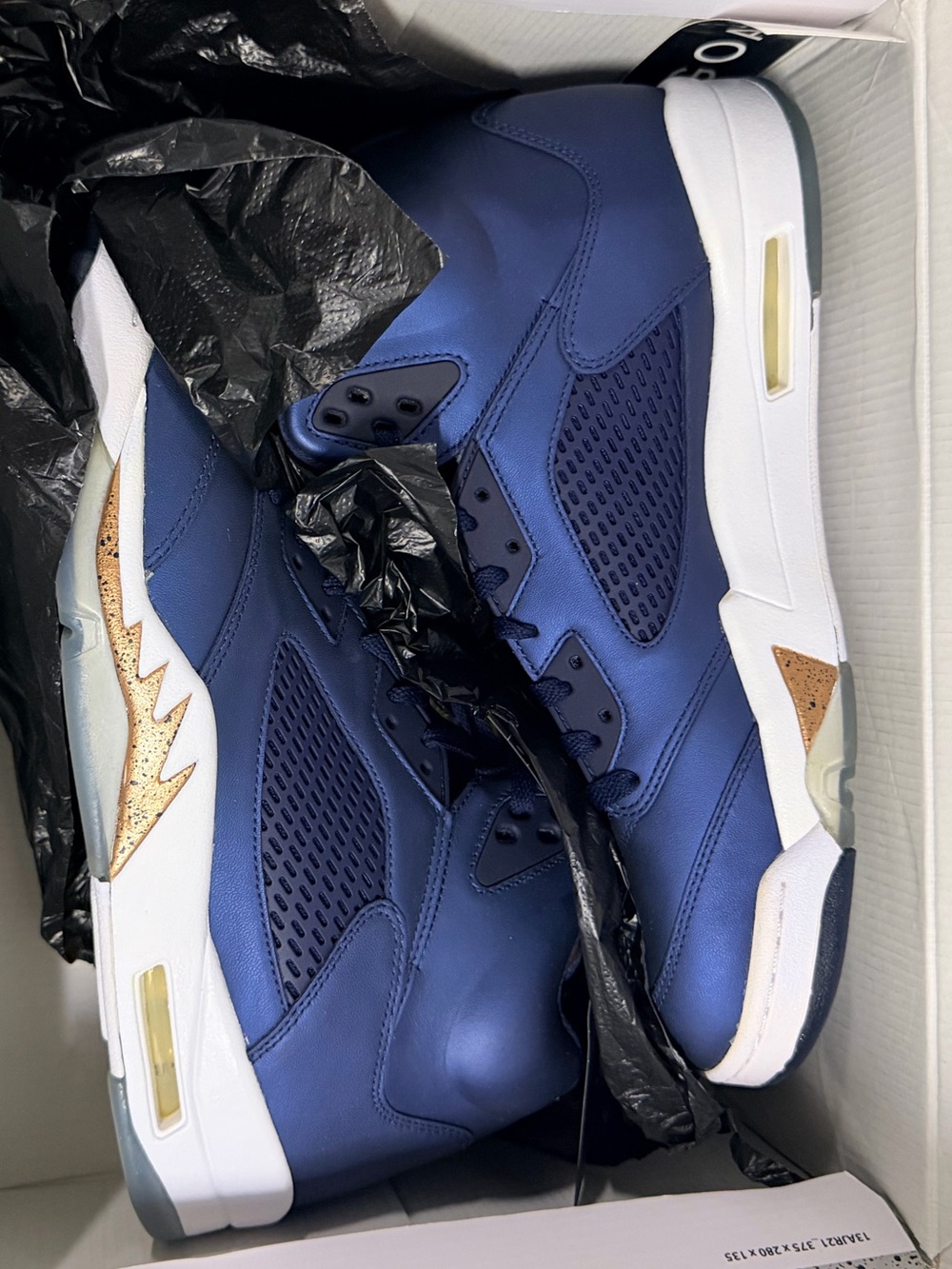 Jordan 5 Men's Navy Blue Athletic Sneakers - Sleek Performance Design